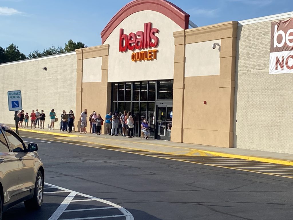 Bealls Outlet official opening and ribbon cutting ceremony in Habersham  Village